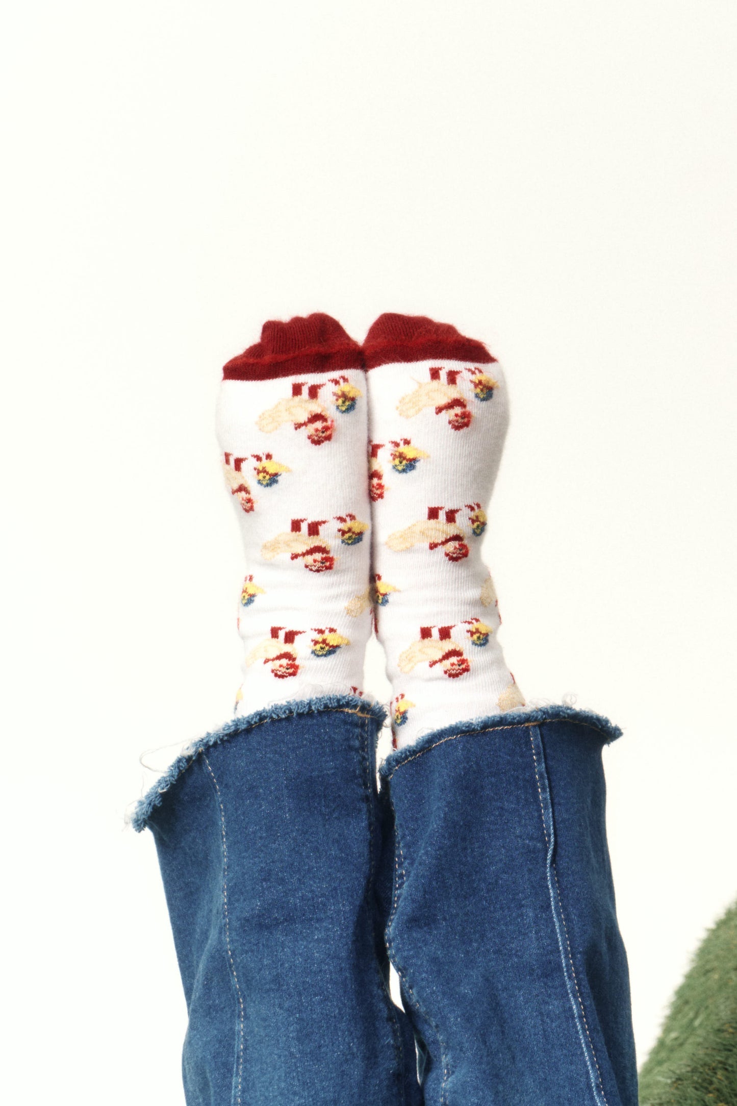 Little Chick Burgundy Socks x Capittana