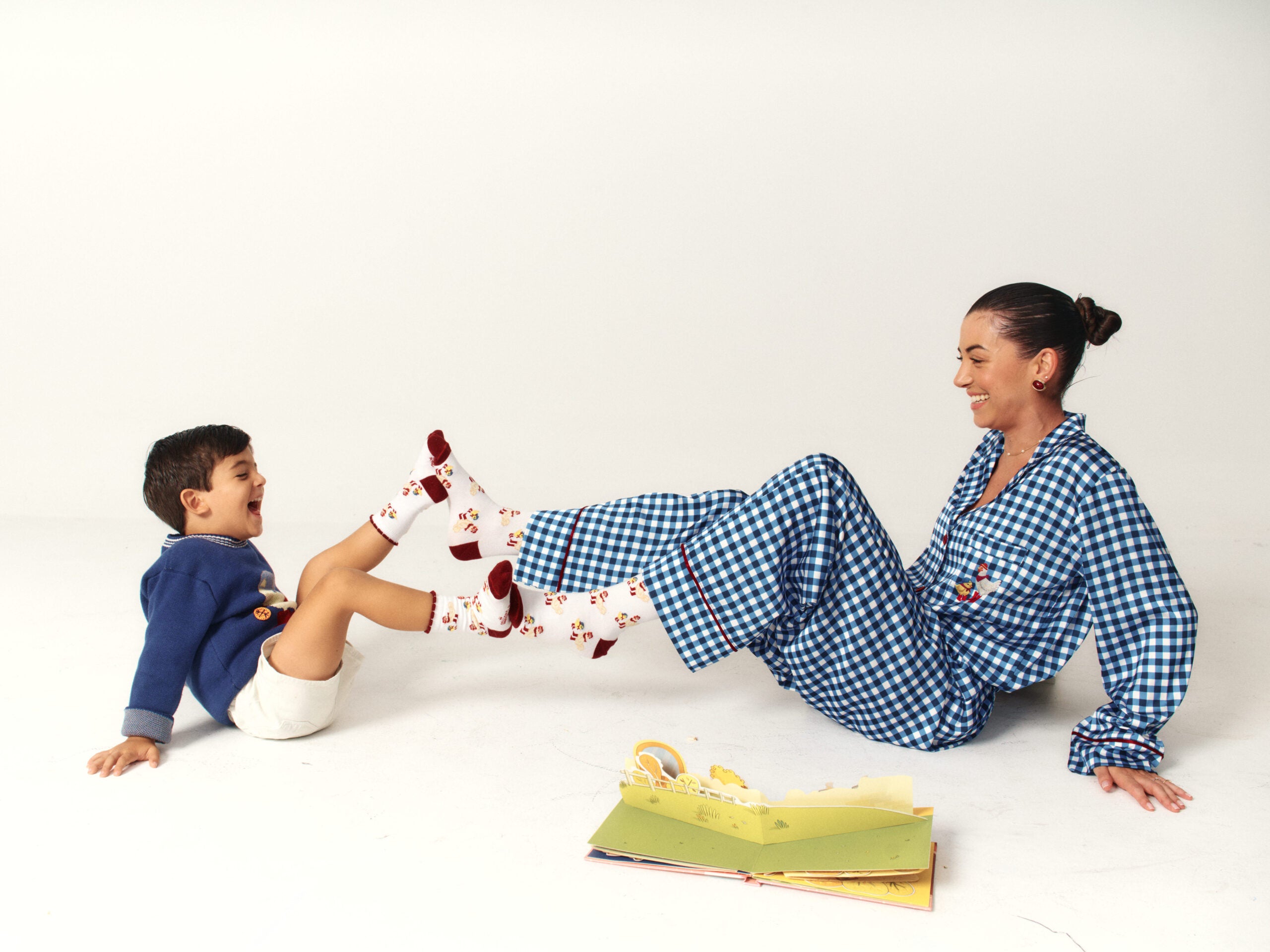 Mama Hen Stripes Blue Socks x Capittana