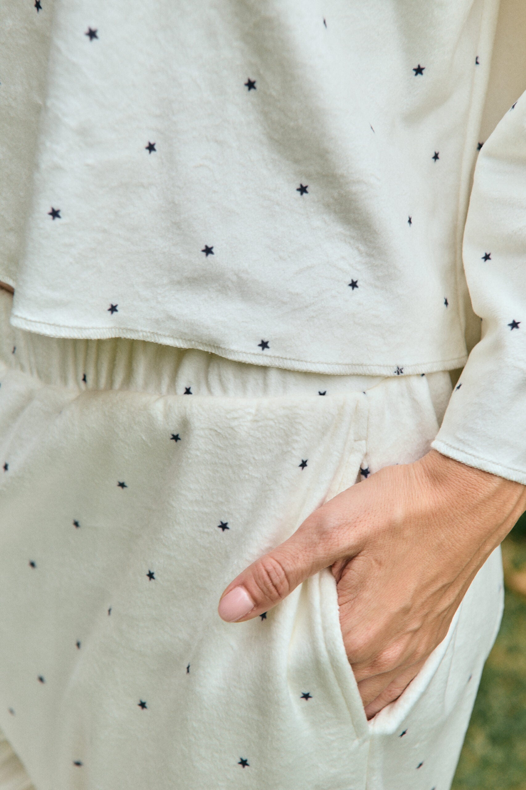 Cozy Blue Stars (microflee)